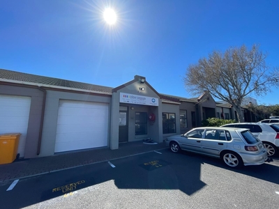 135m² Office To Let in M5 Freeway Park, Maitland