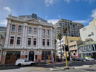 150m² Office To Let in Roeland Street, Gardens