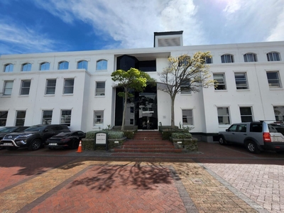 360m² Office To Let in The Oval, Oakdale House, Newlands