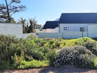 454 m² Land available in Milkwood Park