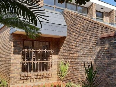 House For Rent In Waterkloof, Pretoria