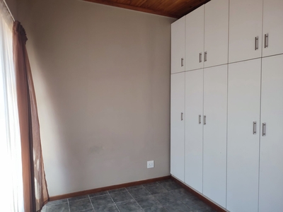 1 bedroom house to rent in Despatch Central