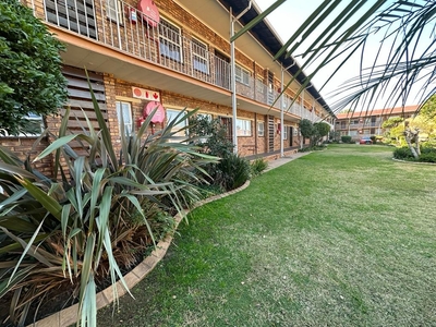 Apartment / Flat For Sale in Albemarle Ext 1, Germiston