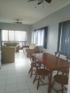 Apartment / Flat For Sale in Amanzimtoti, Amanzimtoti