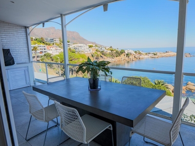 Apartment / Flat For Sale in Bakoven, Cape Town