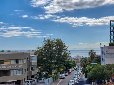 Apartment / Flat For Sale in Fresnaye, Cape Town