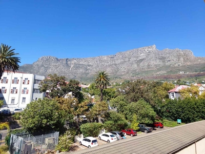 Apartment / Flat For Sale in Gardens, Cape Town