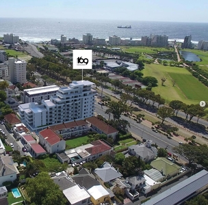 Apartment / Flat For Sale in Green Point, Cape Town
