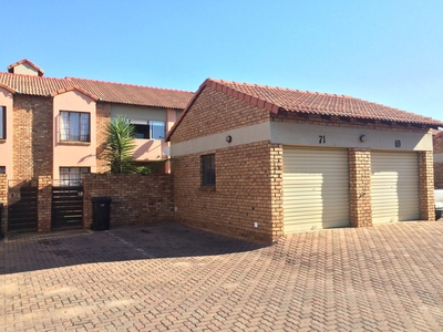 Apartment / Flat For Sale in Mooikloof Ridge, Pretoria