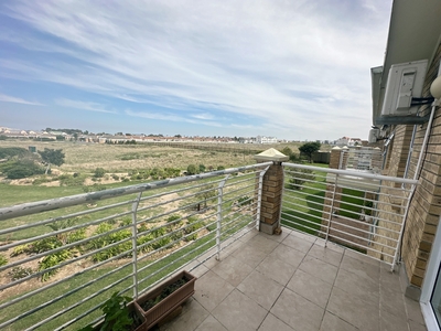 Apartment / Flat For Sale in Whispering Pines, Gordons Bay