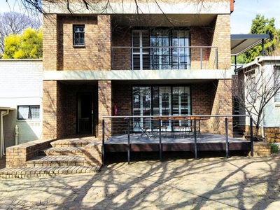 Apartment For Rent In Forest Town, Johannesburg