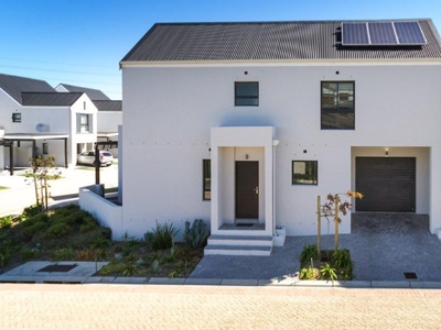 House For Sale in Acorn Creek Lifestyle Estate, Somerset West