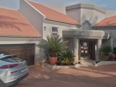 House For Sale in Bassonia, Johannesburg