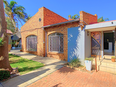 House For Sale in Bassonia, Johannesburg