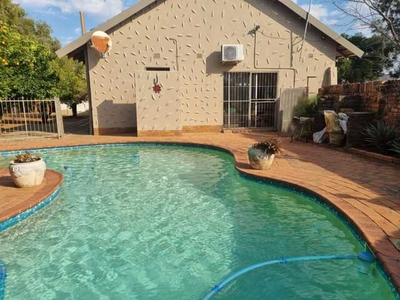 House For Sale In Carters Glen, Kimberley