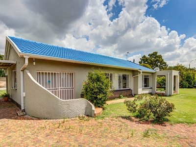 House For Sale in Cresslawn, Kempton Park