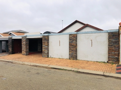 House For Sale in Dobsonville Ext 3, Soweto