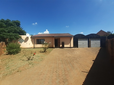 House For Sale in Ennerdale, Johannesburg