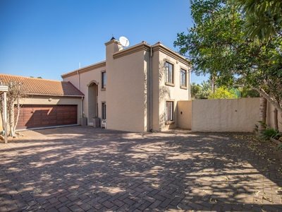 House For Sale in Faerie Glen, Pretoria