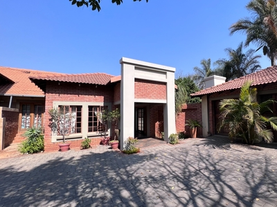 House For Sale in Lynnwood Glen, Pretoria