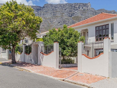 House For Sale in Oranjezicht, Cape Town