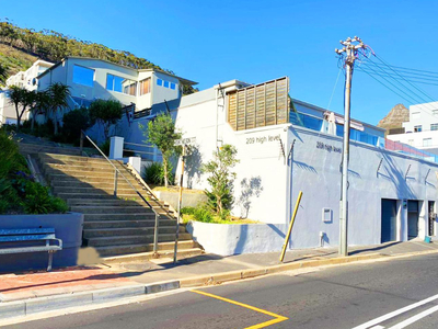 House For Sale in Sea Point, Cape Town