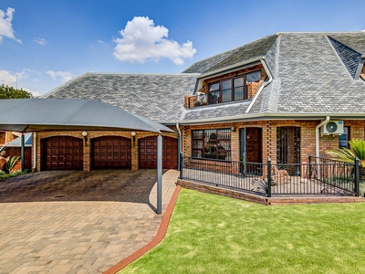 House For Sale in Van Riebeeck Park, Kempton Park