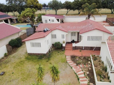 House For Sale In Winchester Hills, Johannesburg