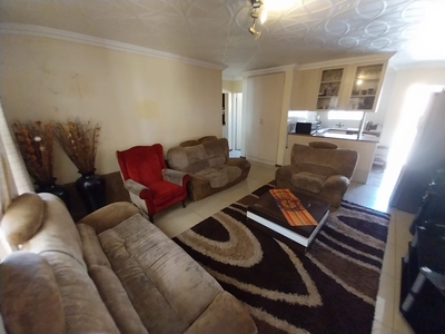 Townhouse For Sale in Airport Park, Germiston