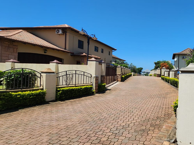 Townhouse For Sale in Amanzimtoti, Amanzimtoti