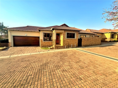 Townhouse For Sale in Carlswald, Midrand