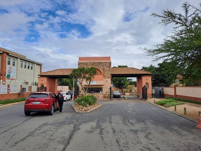 Townhouse For Sale in Castleview, Germiston