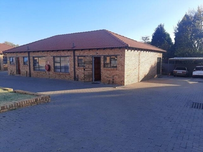 Townhouse For Sale In Hamberg, Roodepoort