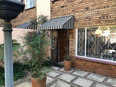 Townhouse For Sale In Kloofendal, Roodepoort