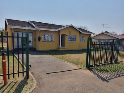 Townhouse For Sale in Lincoln Meade, Pietermaritzburg