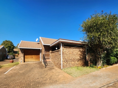 Townhouse For Sale in Murrayfield, Pretoria