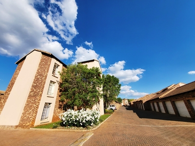 Townhouse For Sale in Olympus AH, Pretoria