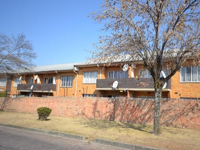 Townhouse For Sale In Parkhill Gardens, Germiston