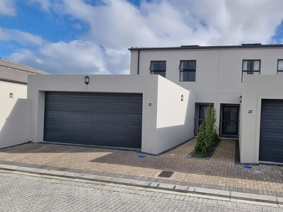 Townhouse For Sale in Parklands North, Blouberg
