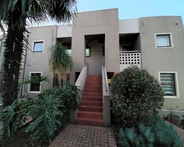 Townhouse For Sale in Raceview, Alberton