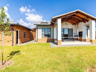 Townhouse For Sale in Six Fountains Residential Estate, Pretoria