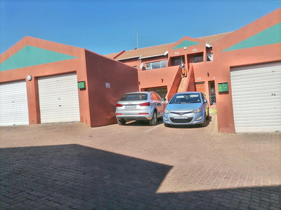 Townhouse For Sale in Vorna Valley, Midrand