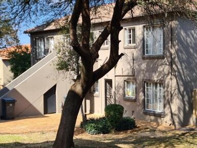 Townhouse For Sale In Wilgeheuwel, Roodepoort