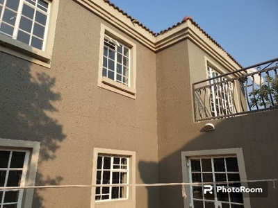 2 Bedroom Sectional Title To Let in Brakpan North