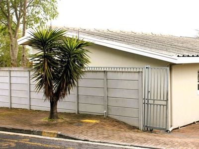 2 Bedroom semi-detached cottage to rent in Oostersee, Parow