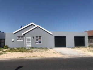 House For Sale in Weltevreden Valley, Mitchells Plain