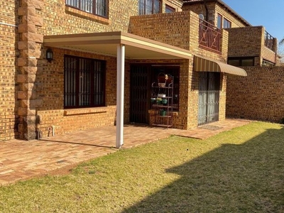 3 Bedroom duplex townhouse - freehold to rent in North Riding, Randburg