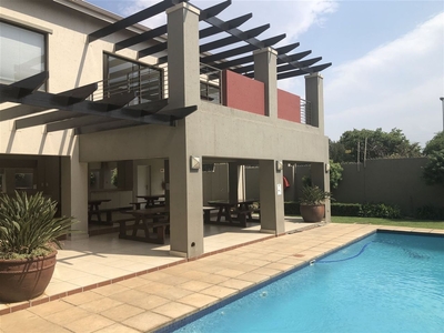 1 Bedroom Townhouse Sold in Sunninghill