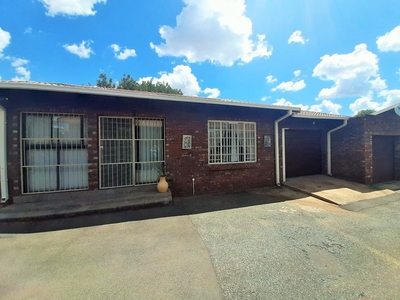 2 Bedroom Townhouse For Sale in Parys