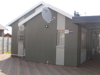 3 Bedroom House For Sale in Sky City